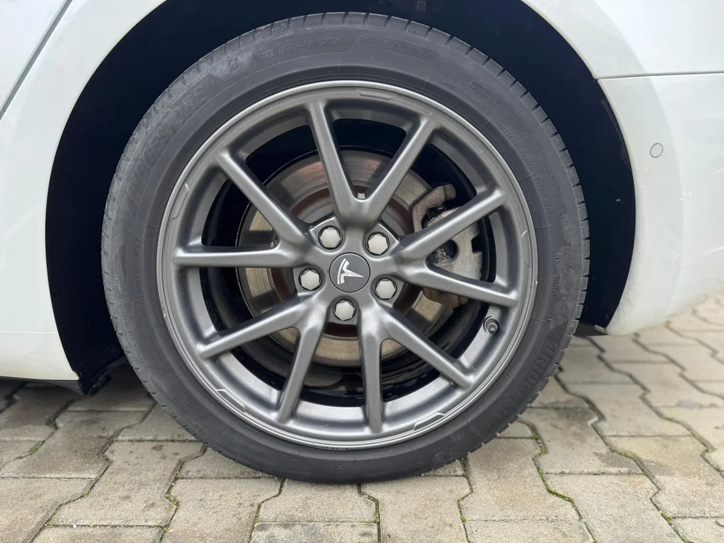 TESLA MODEL 3 – Long Range Dual AWD