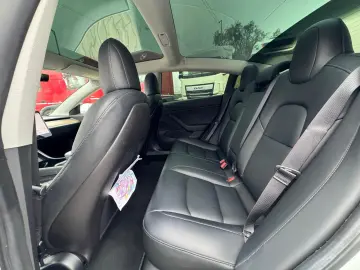 TESLA MODEL 3 – Long Range Dual AWD