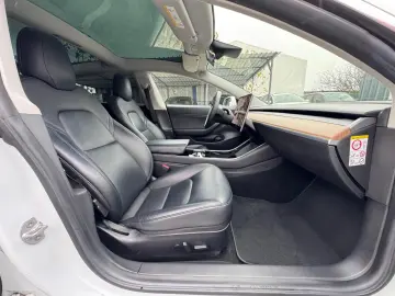 TESLA MODEL 3 – Long Range Dual AWD