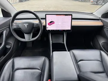 TESLA MODEL 3 – Long Range Dual AWD
