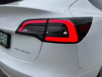 TESLA MODEL 3 – Long Range Dual AWD