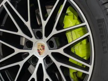 Cayenne E-Hybrid Coupe InnoDrive Surround View