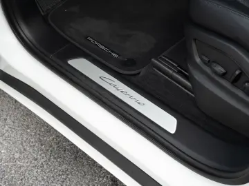 Cayenne E-Hybrid Coupe InnoDrive Surround View