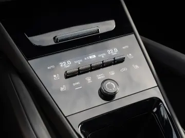 Cayenne E-Hybrid Coupe InnoDrive Surround View