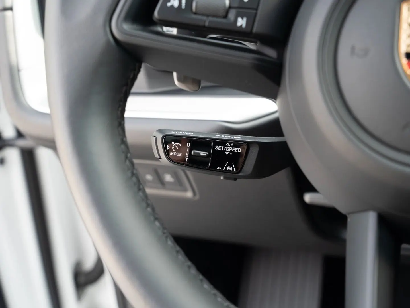 Cayenne E-Hybrid Coupe InnoDrive Surround View