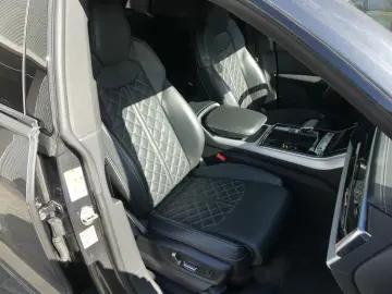 Audi Q8 60 TFSIe quattro S-Line