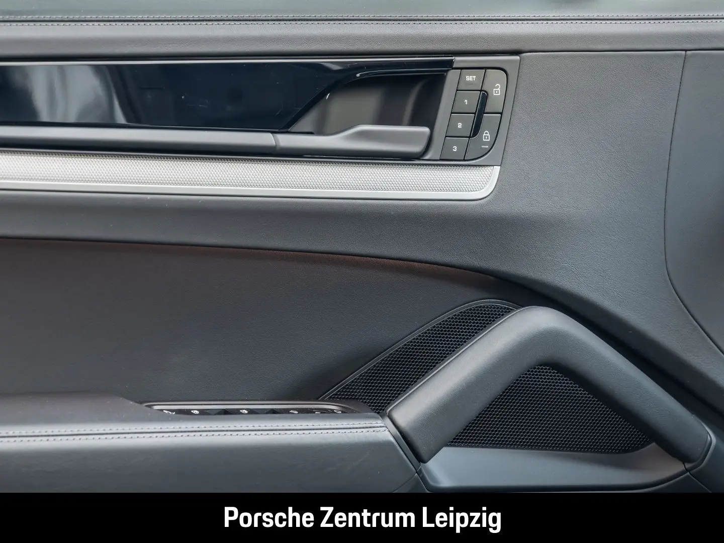 Cayenne S E-Hybrid Massage AHK HeadUp InnoDrive