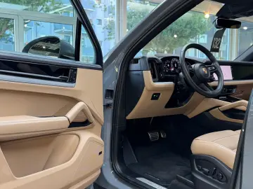 Cayenne S  Pano HuD Sport-Design InnoDrive AHK