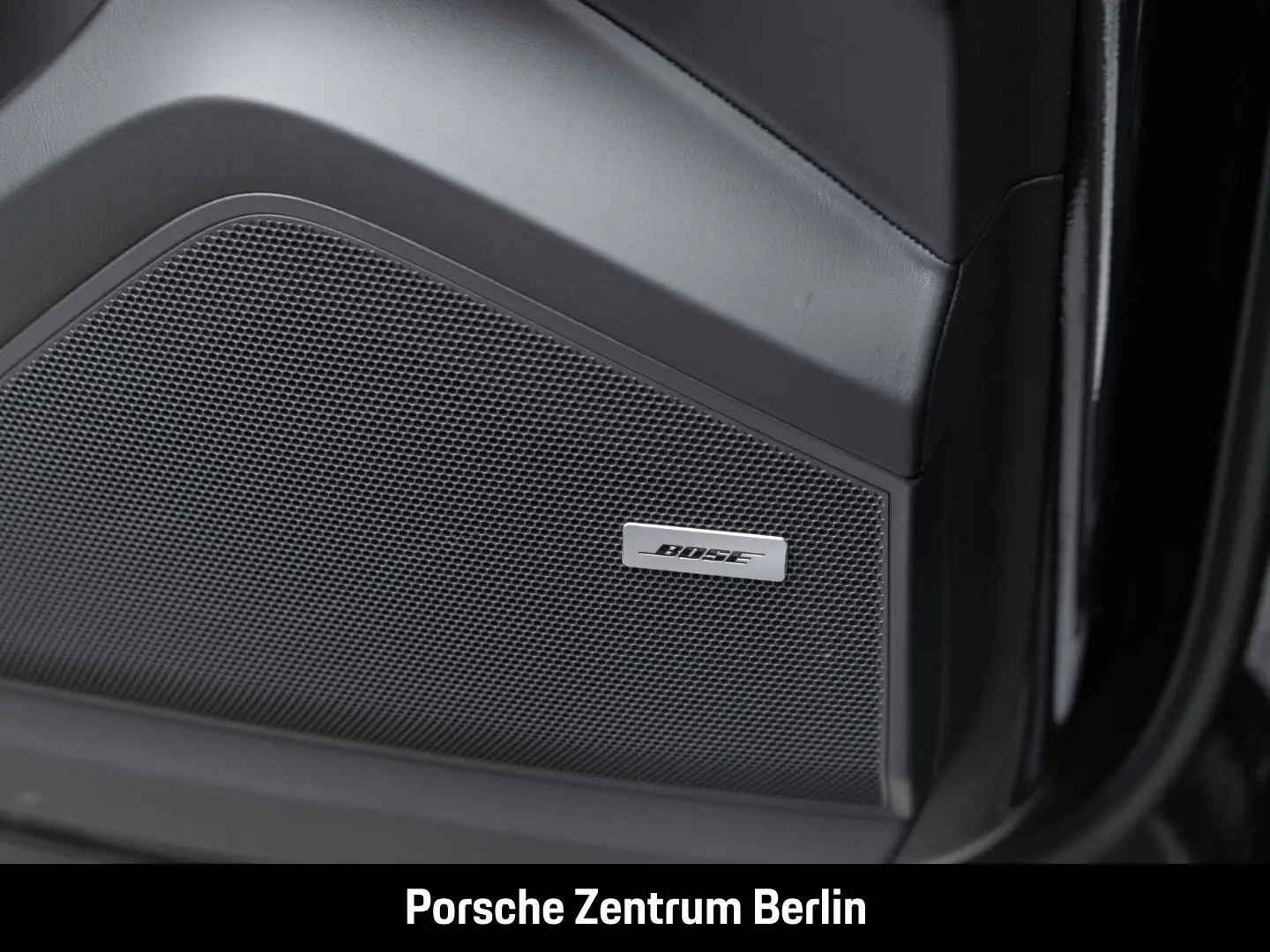 Cayenne Sportabgasanlage BOSE LED-Matrix 21-Zoll