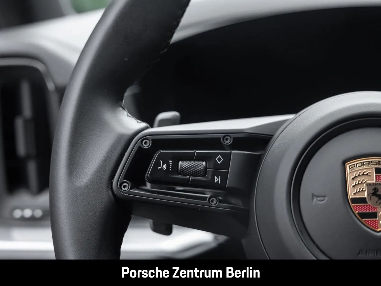 Cayenne Sportabgasanlage BOSE LED-Matrix 21-Zoll