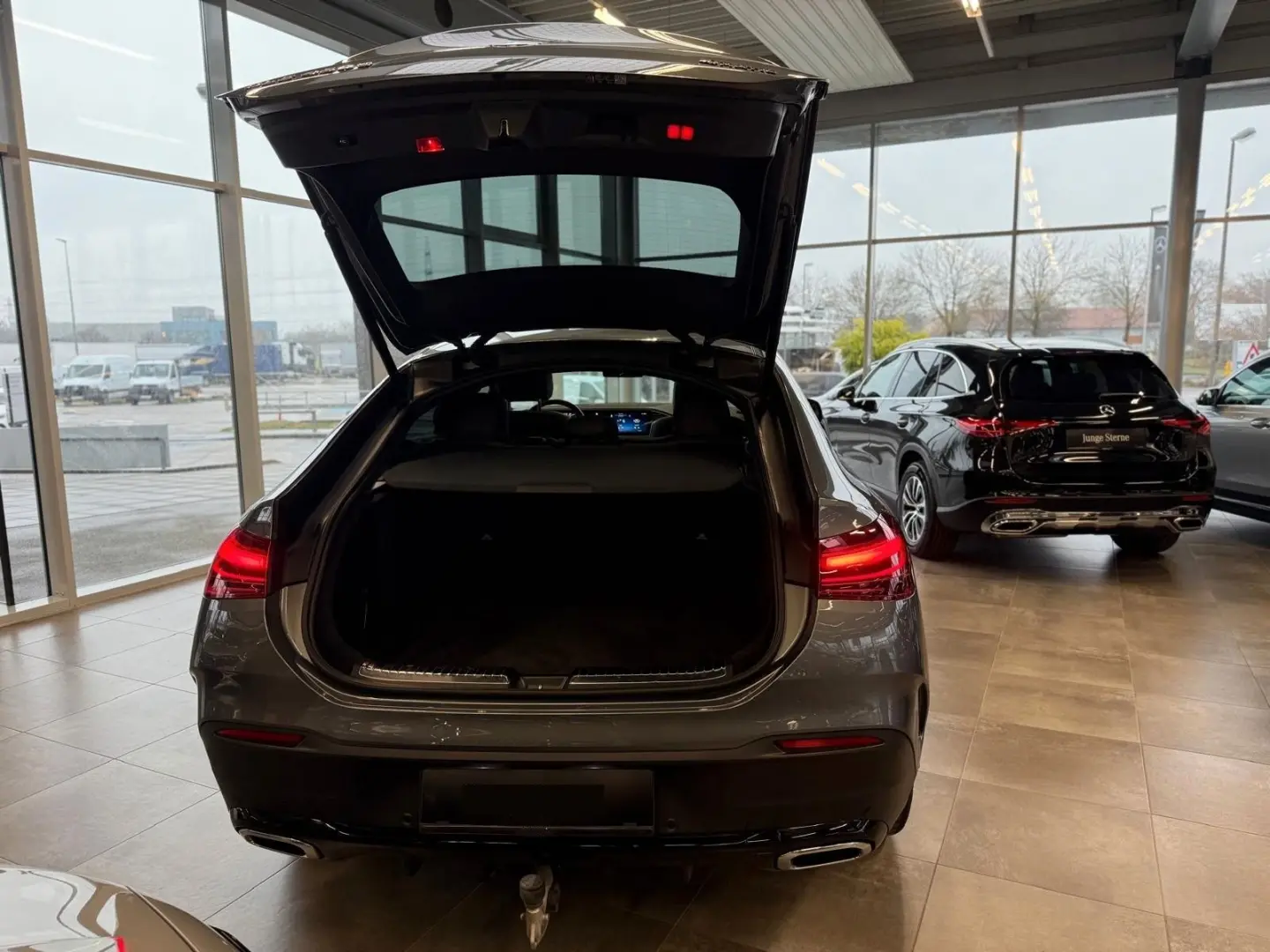 GLE 450d 4M Coupe AMG PANO HUD LUFT BURM 22 Nigh