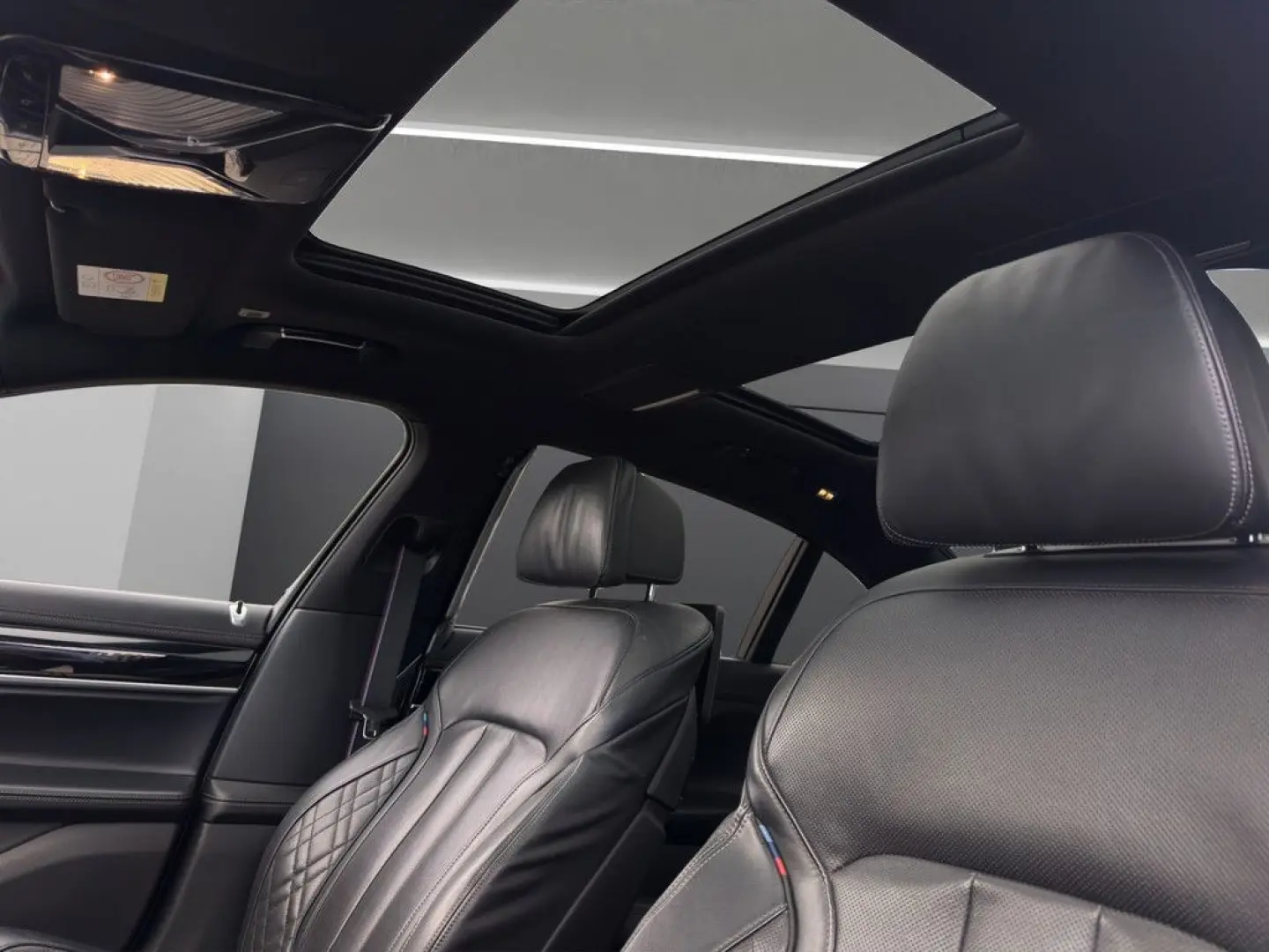 750Li xDrive M-SPORT LASER HUD PANO 360  20  AHK