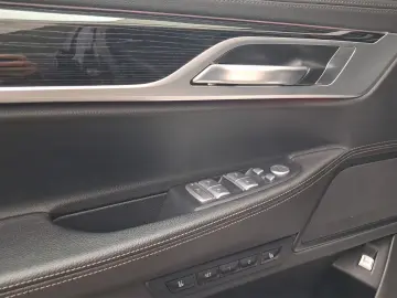 730d Lim M Sportpaket LED Navi DrivAs HUD ParkAs