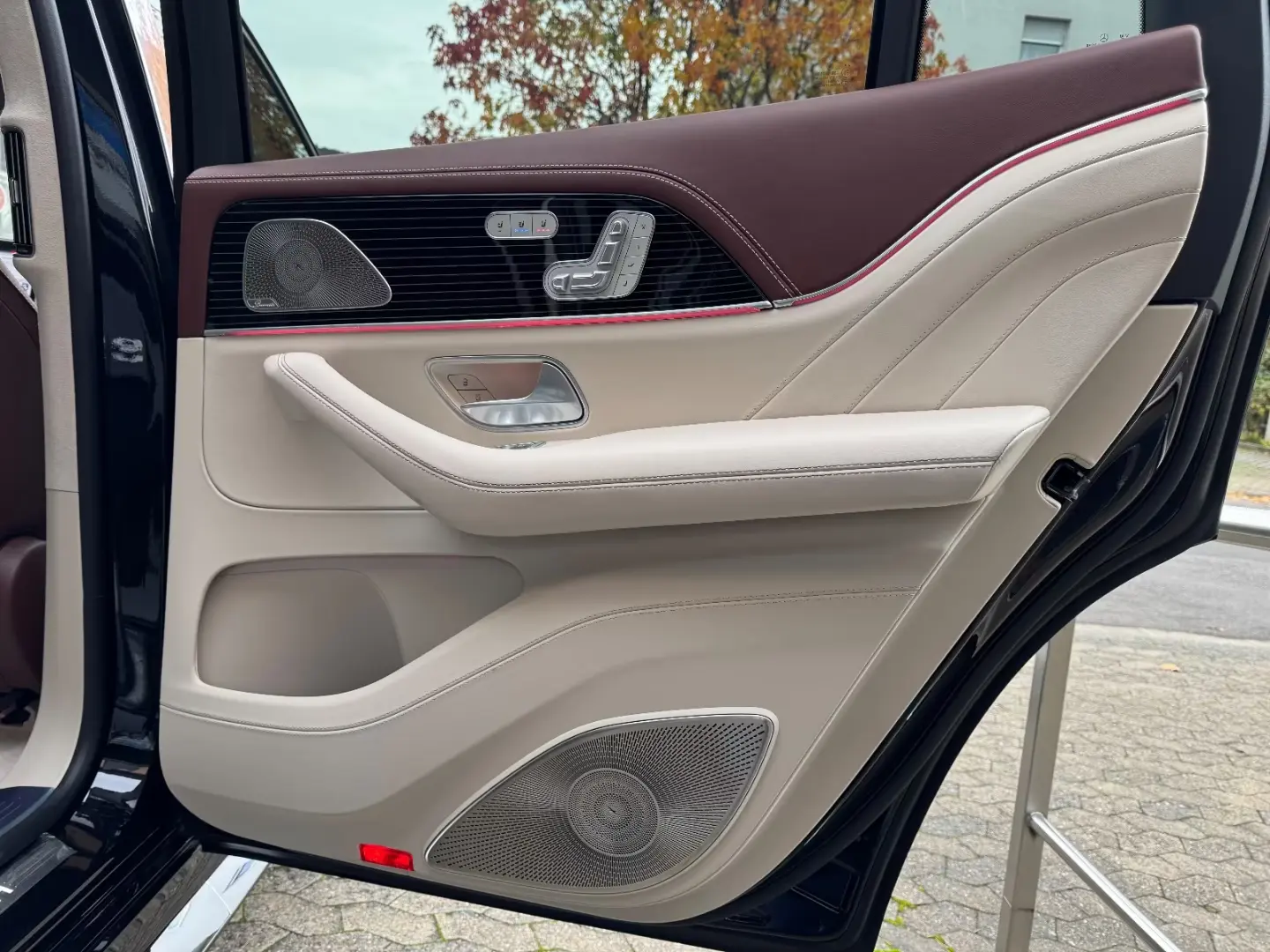 Mercedes-Benz GLS 600 MAYBACH E-BODY 3D-BURMESTER