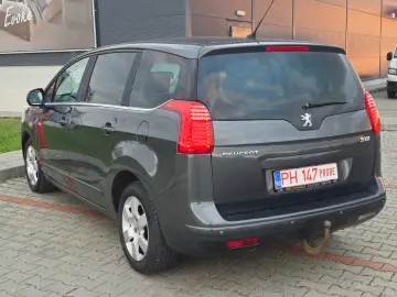 Peugeot 5008 2011 1.6 7 locuri