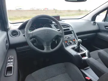 Peugeot 5008 2011 1.6 7 locuri