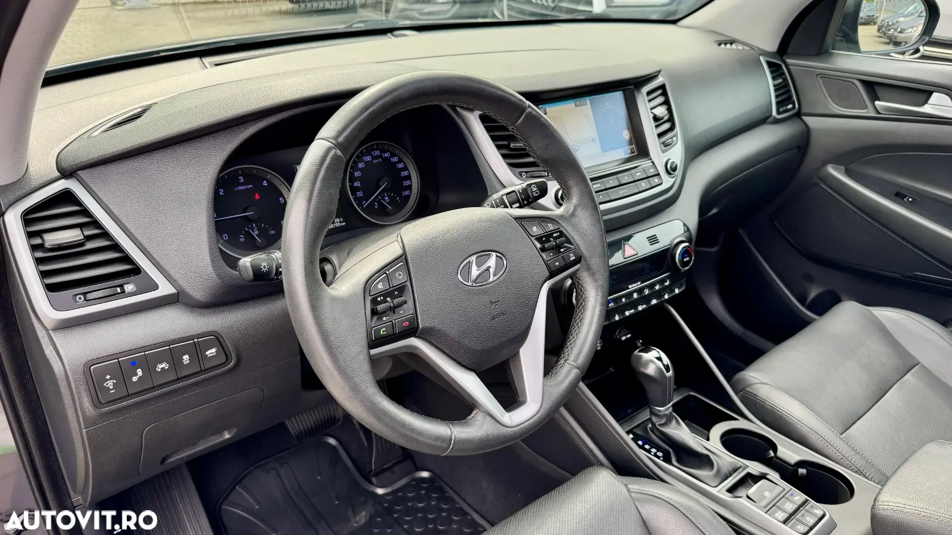 Hyundai Tucson blue 1.7 CRDi 2WD DCT Style