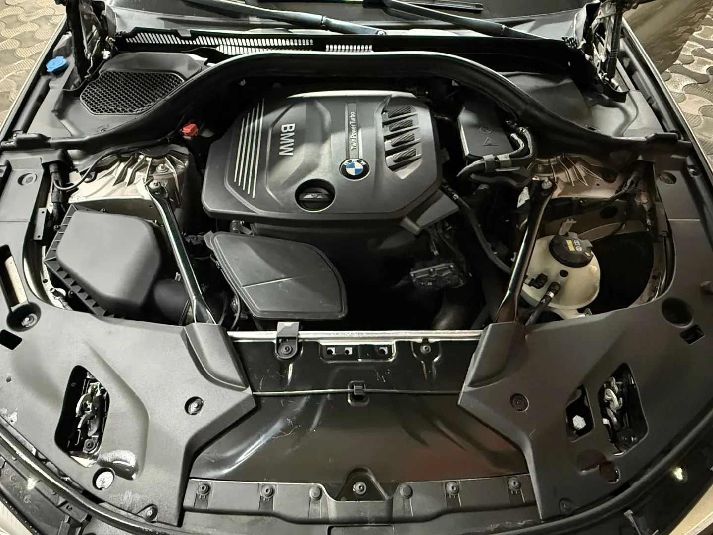 𝐁𝐌𝐖 𝟓𝟐𝟎𝐝 • 𝟐.𝟎 𝐃𝐢𝐞𝐬𝐞𝐥 • 𝐀𝐮𝐭𝐨𝐦𝐚𝐭