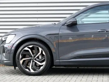 Q8 e-tron Sportback 55 quattro Advanced Edition