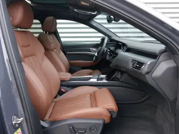 Q8 e-tron Sportback 55 quattro Advanced Edition