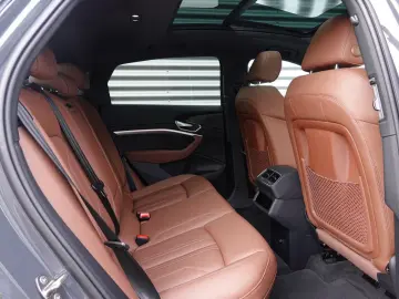 Q8 e-tron Sportback 55 quattro Advanced Edition