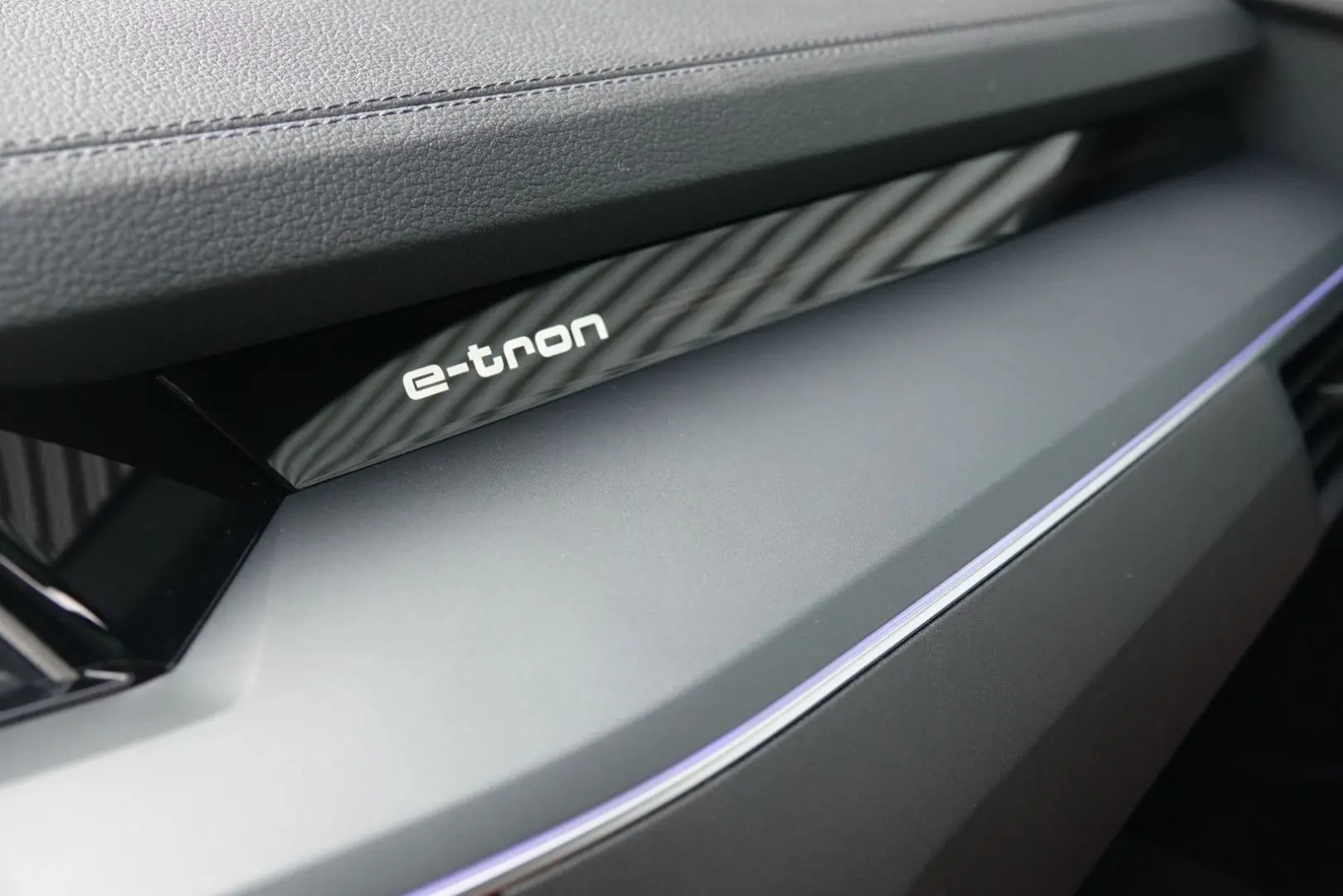 Q8 e-tron Sportback 55 quattro Advanced Edition