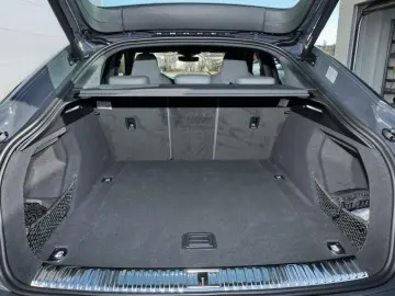 Q8 e-tron Sportback S line 55 quattro 300 kW