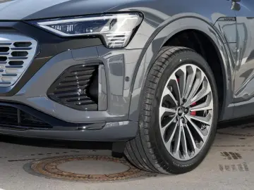 Q8 e-tron Sportback S line 55 quattro 300 kW