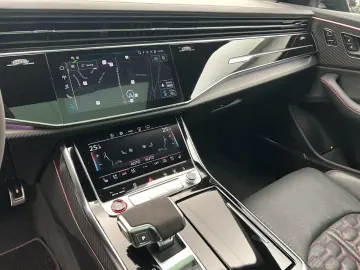 RS Q8 Keramik 305 km h B&O HUD Pano Standh Matri