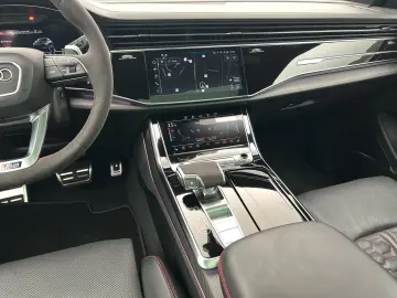 RS Q8 Keramik 305 km h B&O HUD Pano Standh Matri