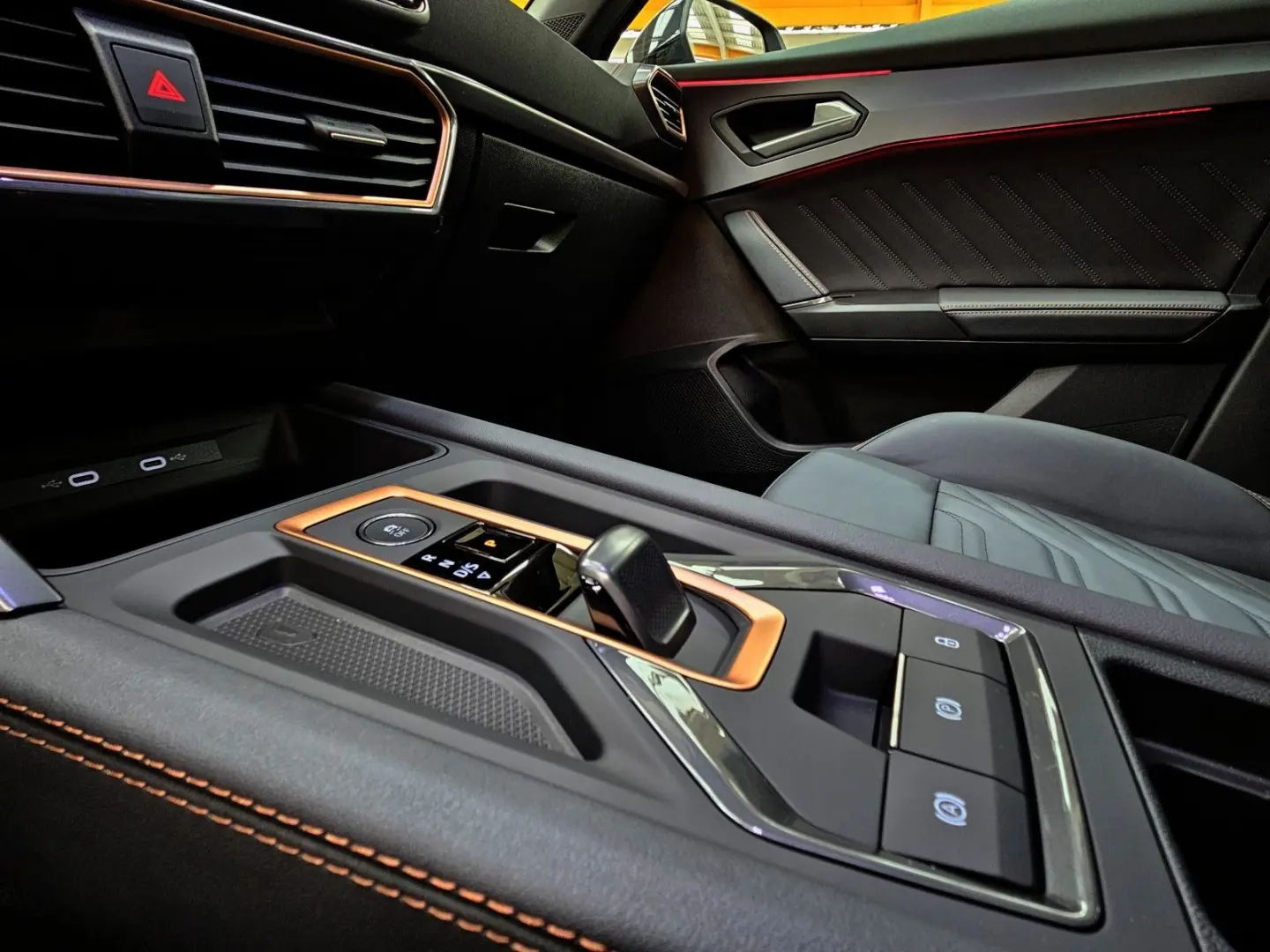 Formentor VZ 4WD Panoramadach el.Heck. Vollleder