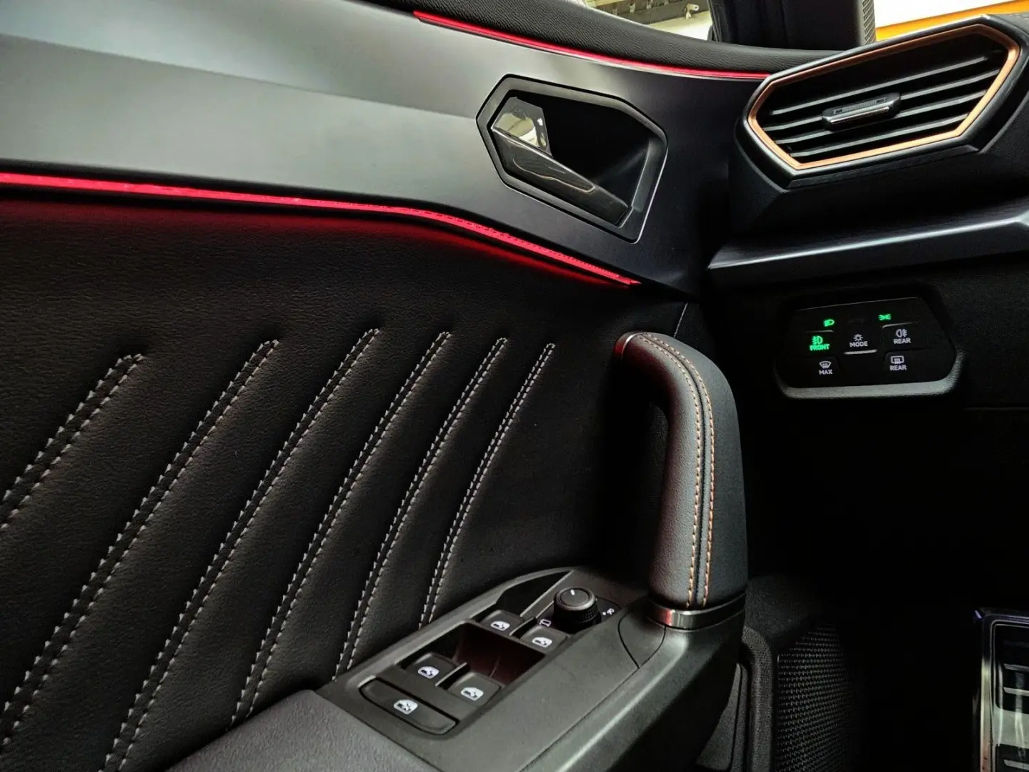 Formentor VZ 4WD Panoramadach el.Heck. Vollleder