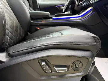 Audi SQ8 TFSI quattro tiptronic competition plus