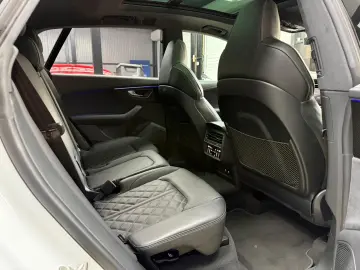 Audi SQ8 TFSI quattro tiptronic competition plus