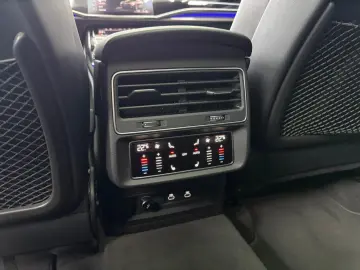 Audi SQ8 TFSI quattro tiptronic competition plus