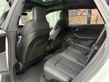 Audi SQ8 TFSI quattro tiptronic competition plus