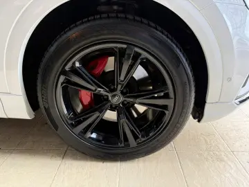 Audi SQ8 TFSI quattro tiptronic competition plus