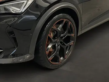 Formentor 2.5 TSI 4Drive VZ5  PANO BEATS MATRIX