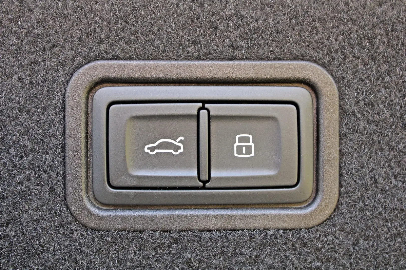 A8 60TFSIe qu S LINE BLACK PANO HUD DIGMATRIX TV