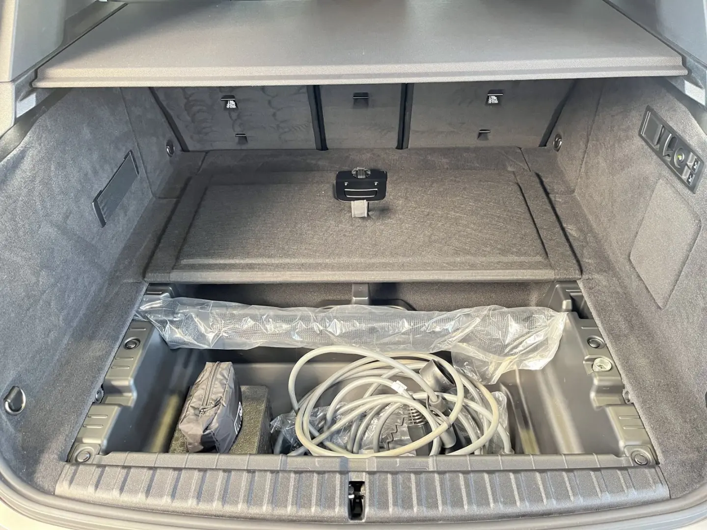 iX xDrive40 Sportpaket AHK SkyLounge Wärmekomfor