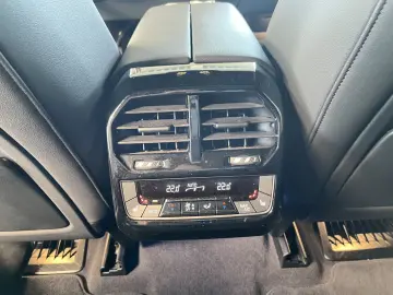 iX xDrive40 Sportpaket AHK SkyLounge Wärmekomfor