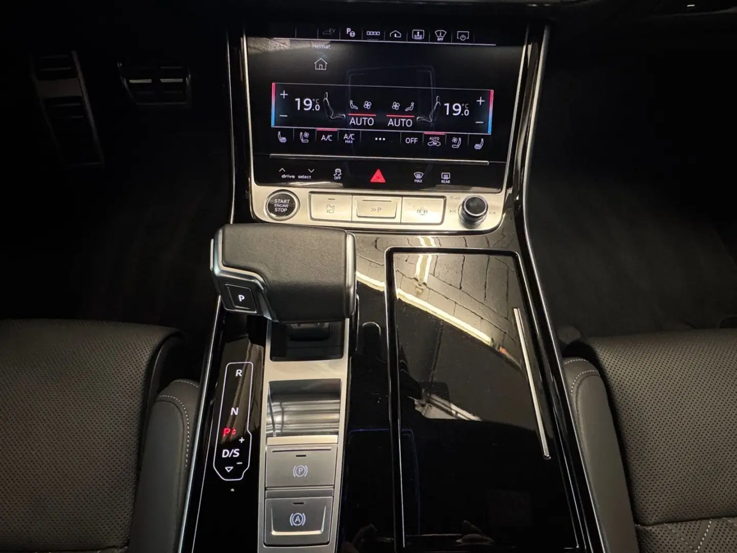 A8 60TFSIe qua S line DIGMATRIX AHK HUD PANO B&O