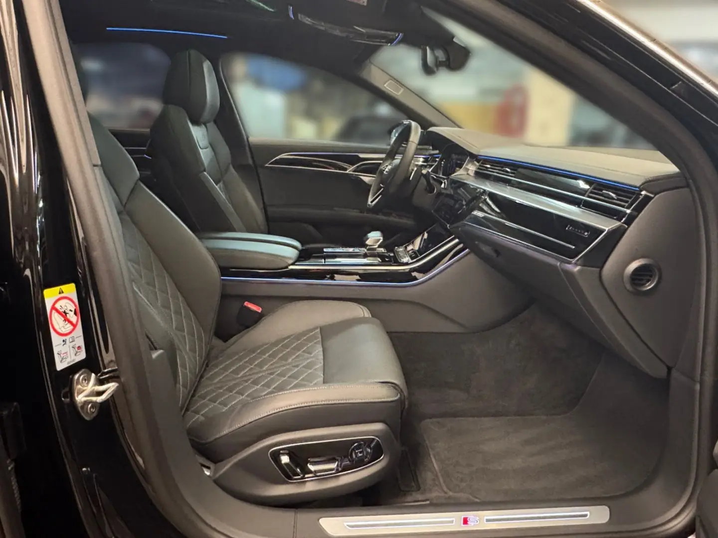 A8 60TFSIe qua S line DIGMATRIX AHK HUD PANO B&O