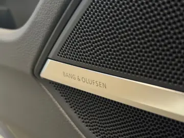 A8 60TFSIe qua S line DIGMATRIX AHK HUD PANO B&O