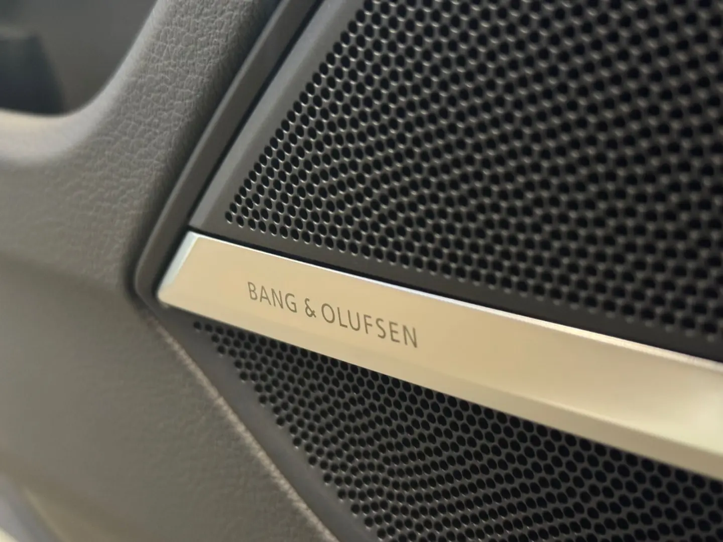 A8 60TFSIe qua S line DIGMATRIX AHK HUD PANO B&O