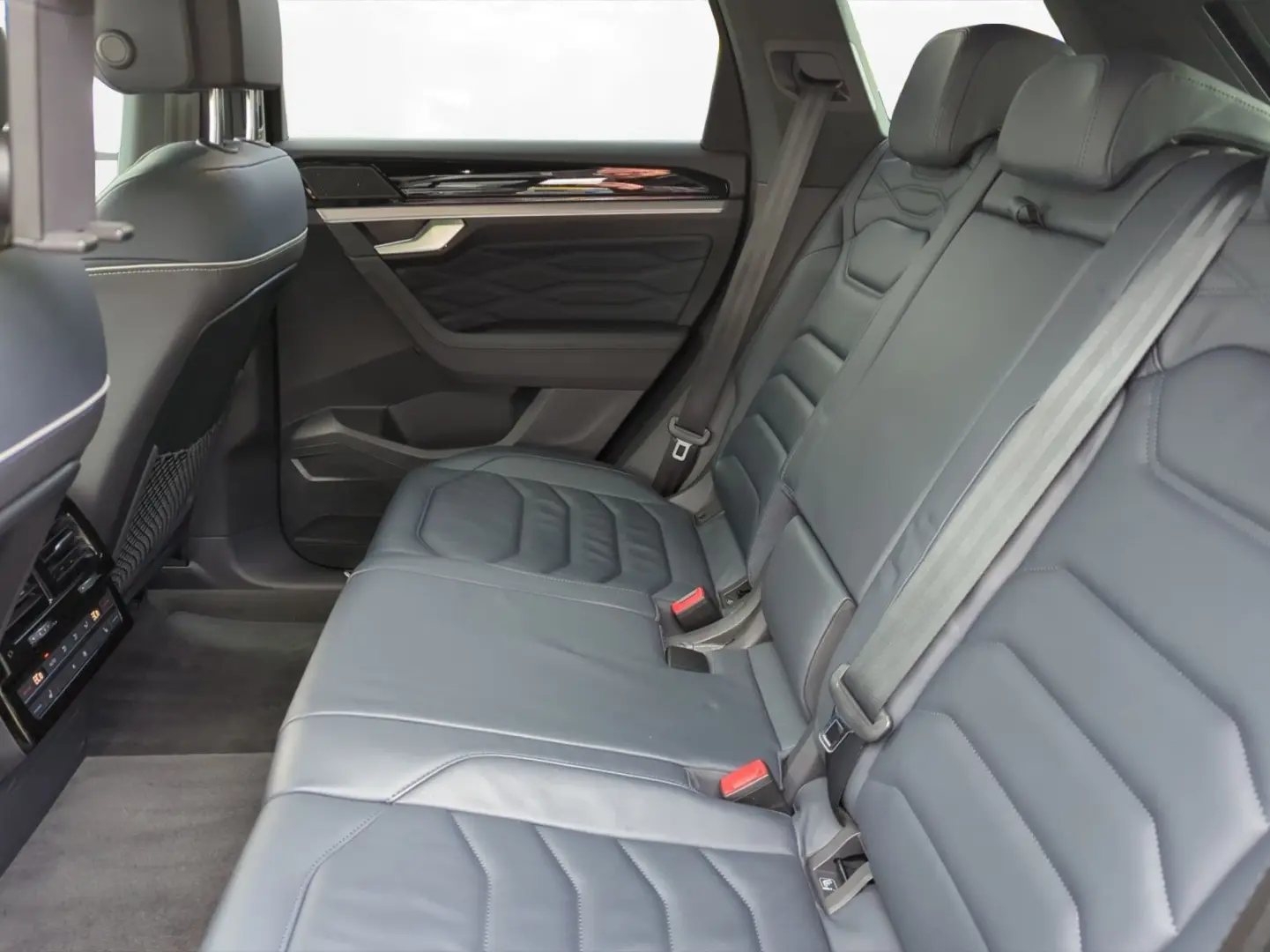 Touareg 3.0 TSI eHybrid Elegance 4Motion AHK Pan