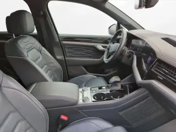 Touareg 3.0 TSI eHybrid Elegance 4Motion AHK Pan