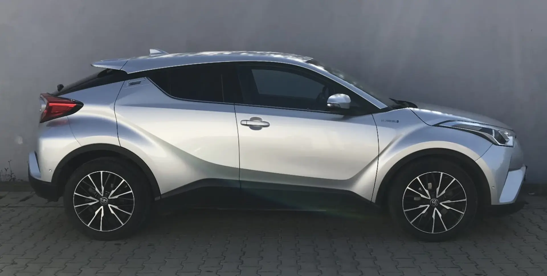 Toyota C-HR 1.8 HSD 122 CP 4x2 CVT Style