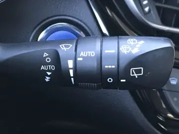 Toyota C-HR 1.8 HSD 122 CP 4x2 CVT Style