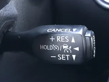 Toyota C-HR 1.8 HSD 122 CP 4x2 CVT Style